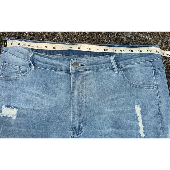 Full Figured Woman Jeans with Animal Print and Rips Size 3X NWOT - Picture 5 of 6